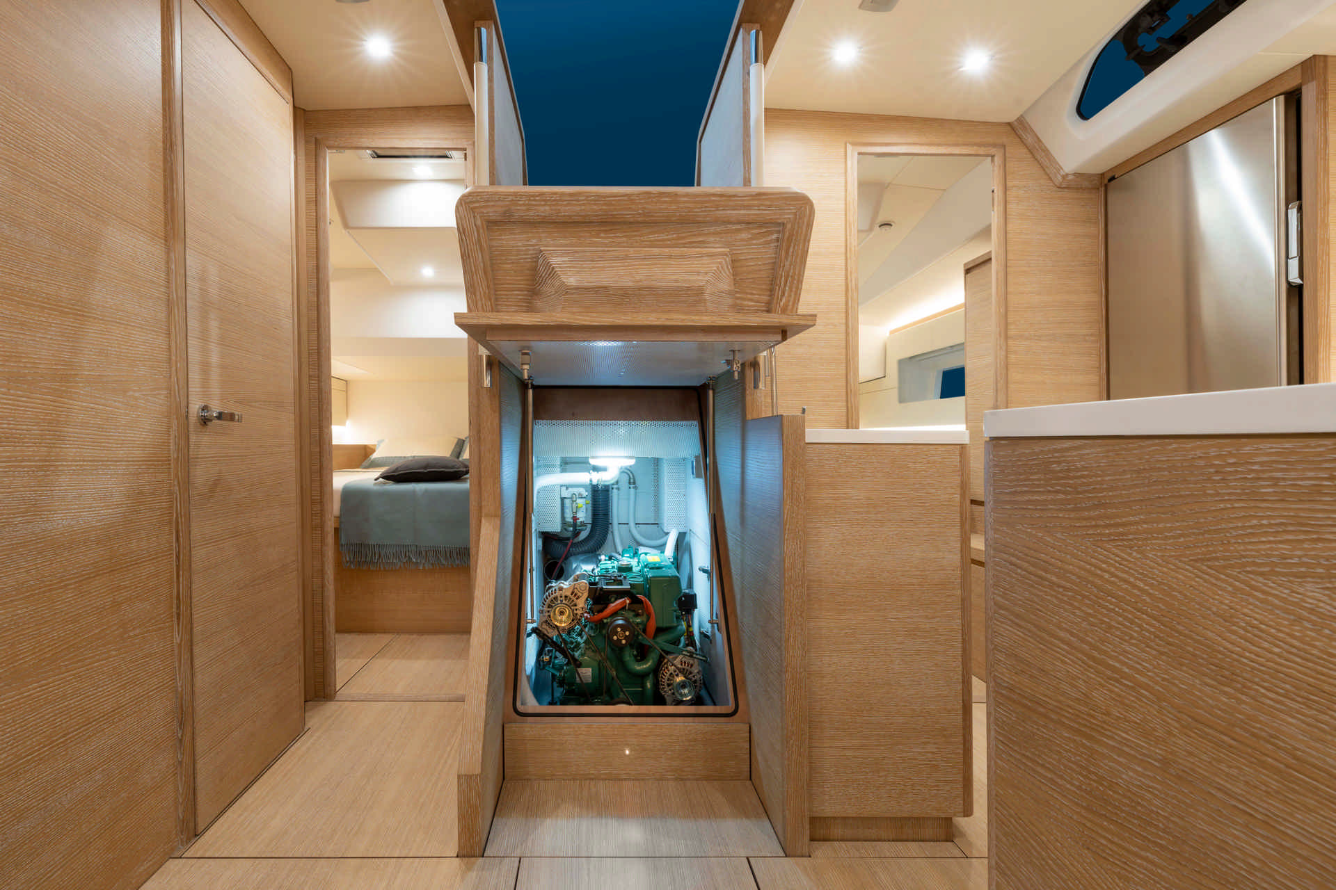 Solaris 50 Deck View